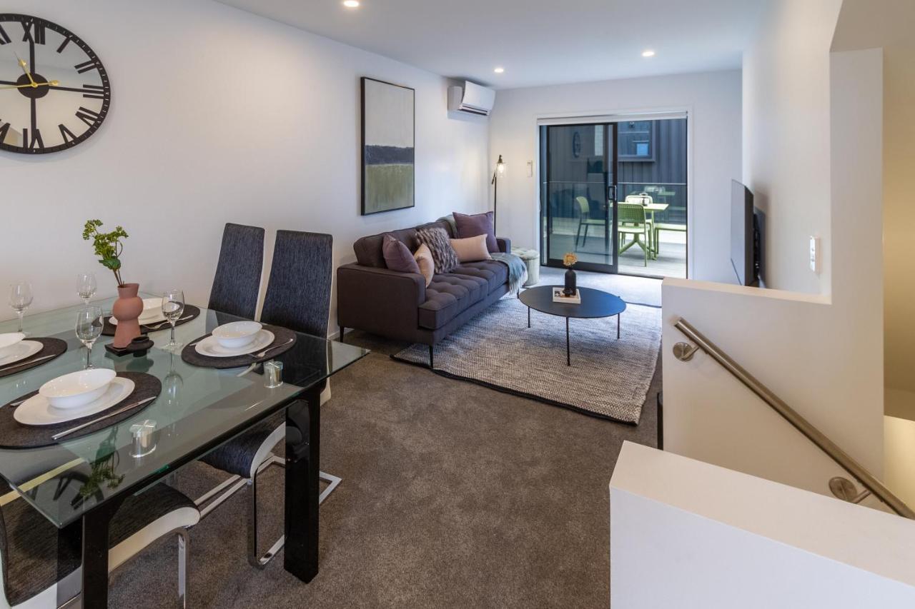 Tuam Street Treasure- 2 Bed 2 Bath Apartment